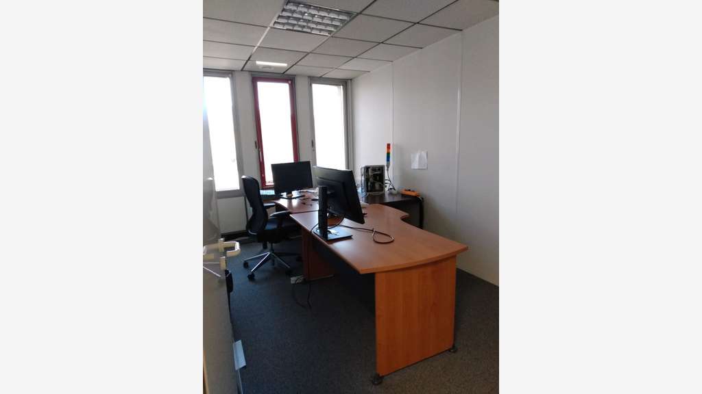 à louer bureaux 59 m² à MEYLAN