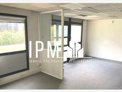 Bureaux à louer 161m² Meyreuil 13590
