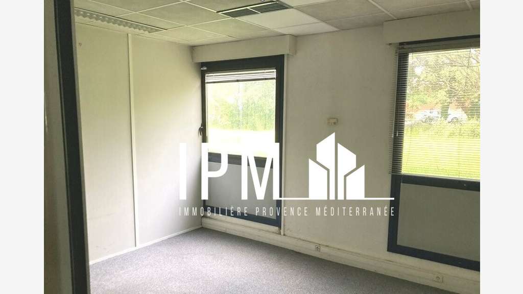 Bureaux à louer 161m² Meyreuil 13590