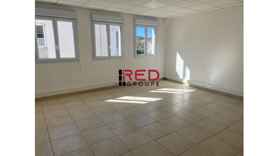 A louer bureaux 106m² R+1 au Plan de Meyreuil