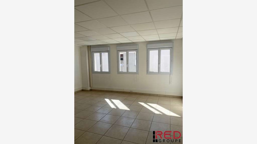 A louer bureaux 106m² R+1 au Plan de Meyreuil
