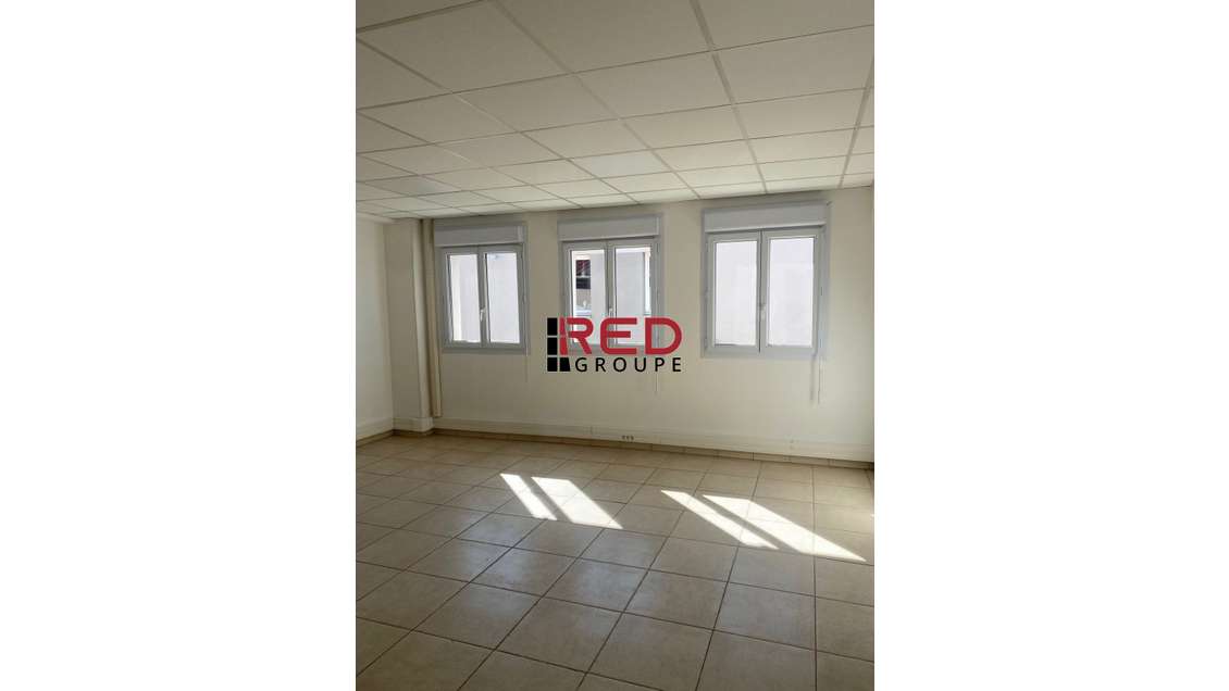 A louer bureaux 106m² R+1 au Plan de Meyreuil