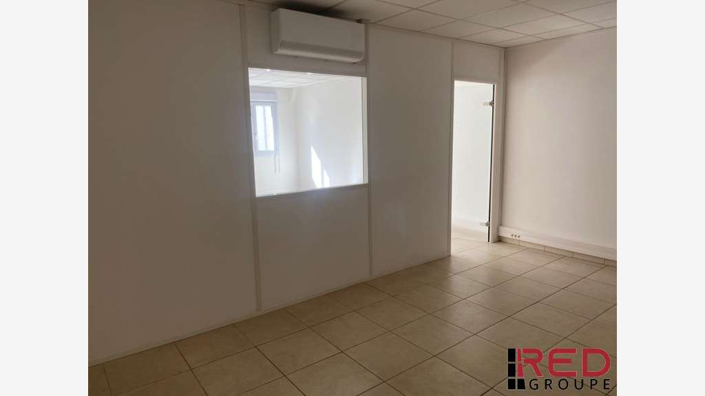 A louer bureaux 106m² R+1 au Plan de Meyreuil