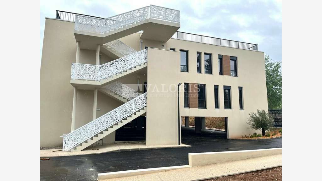 Bureaux neufs à partir de 200m² à louer à Meyreuil