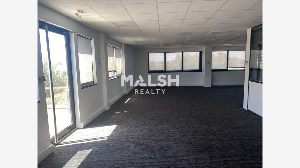 Bureaux à louer 242m² divisibles à Meyzieu