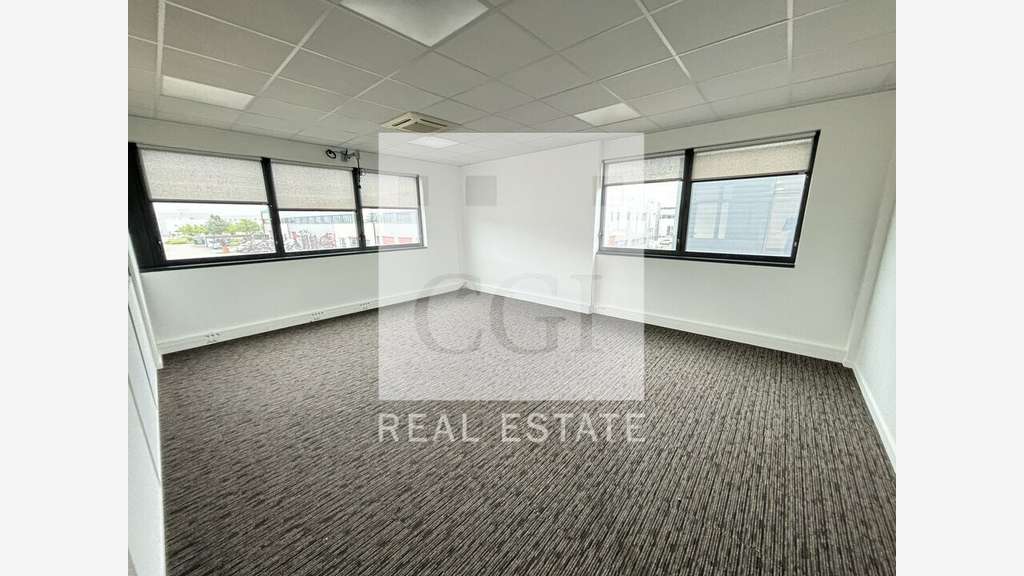 Bureaux dès 115m², climatisés à louer à Meyzieu 