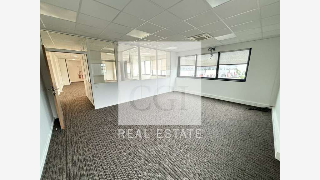 Bureaux dès 115m², climatisés à louer à Meyzieu 