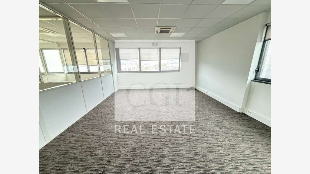 Bureaux dès 115m², climatisés à louer à Meyzieu 