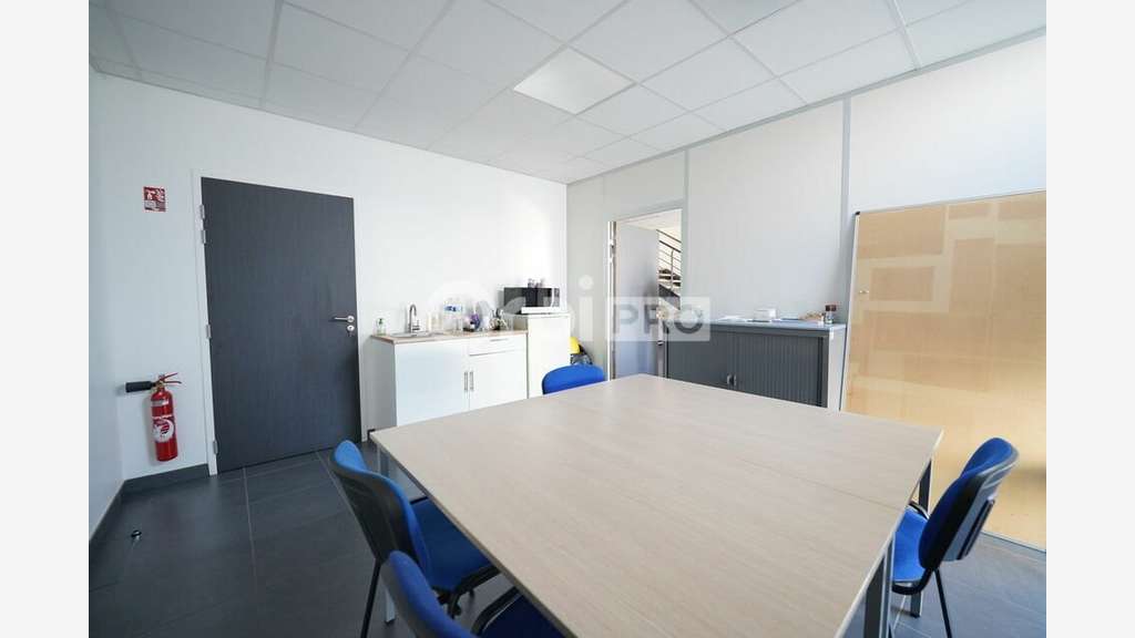 Bureaux de 115m² à louer à Meyzieu