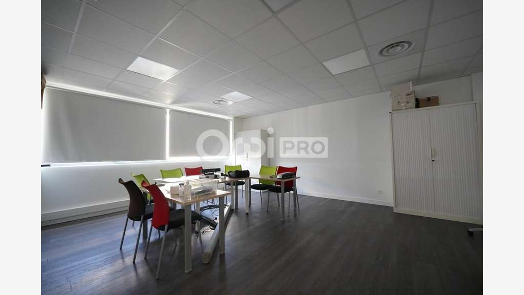 Bureaux de 115m² à louer à Meyzieu
