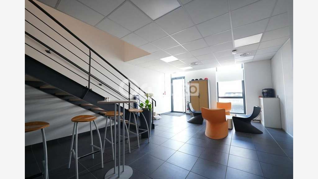 Bureaux de 115m² à louer à Meyzieu