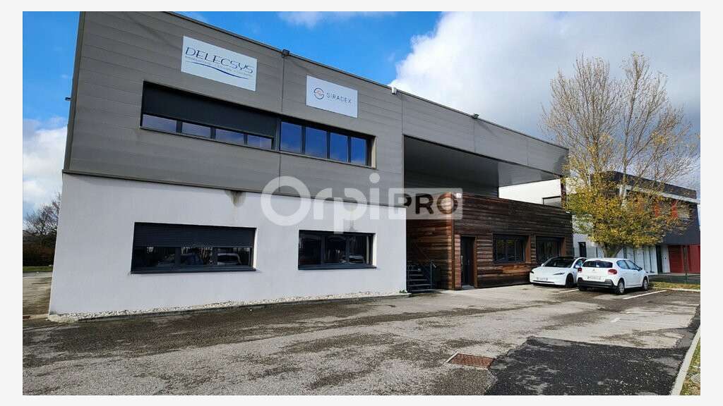 Bureaux à louer 222m² à Meyzieu