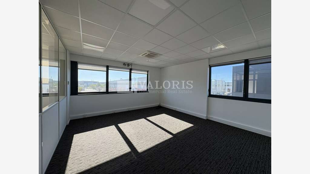 Bureaux 115m² à louer ZAC des Gaulnes à Meyzieu