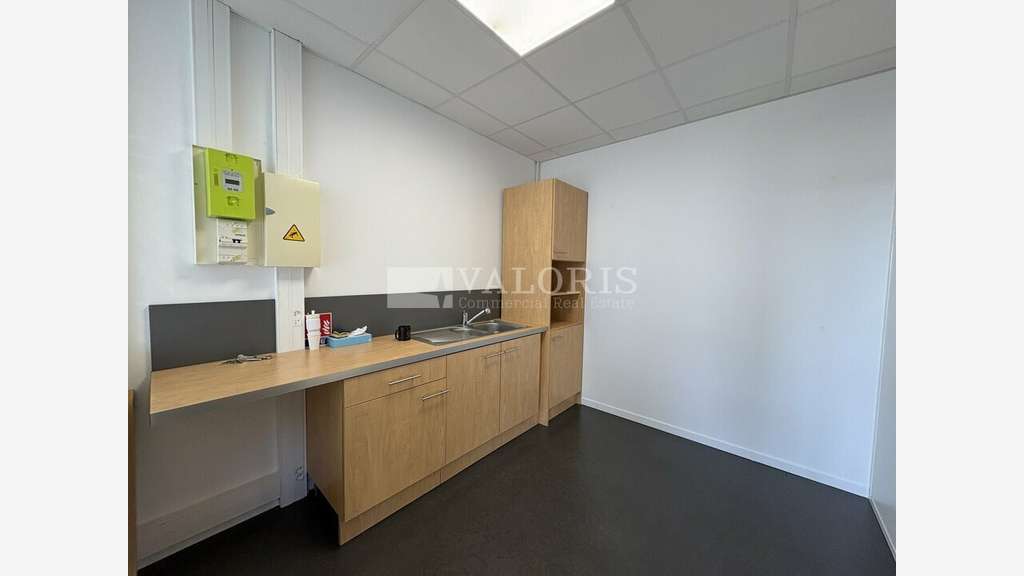 Bureaux 115m² à louer ZAC des Gaulnes à Meyzieu