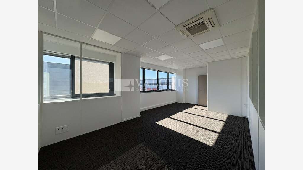 Bureaux 115m² à louer ZAC des Gaulnes à Meyzieu