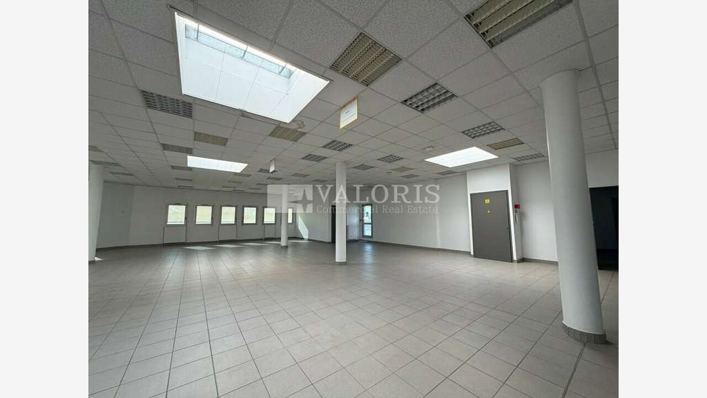 Bureaux 421m² RDC et R+1 à louer à Meyzieu 