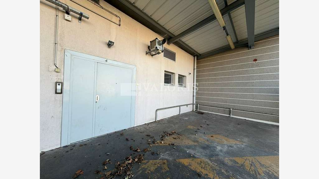 Bureaux 421m² RDC et R+1 à louer à Meyzieu 