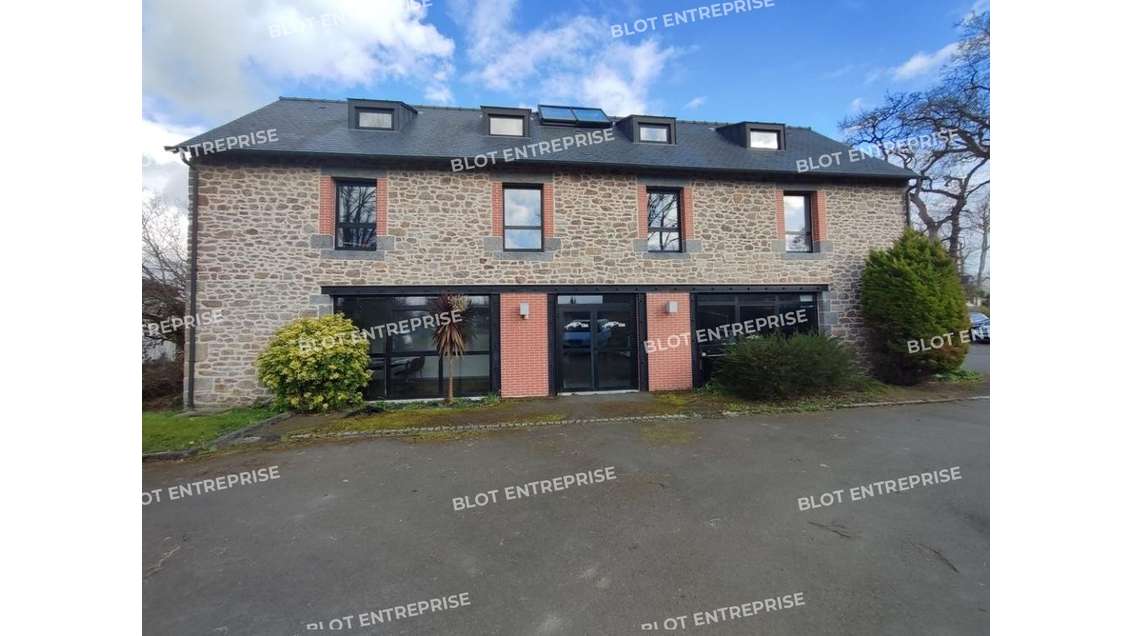 A louer bureaux de 102m² à Miniac-Morvan