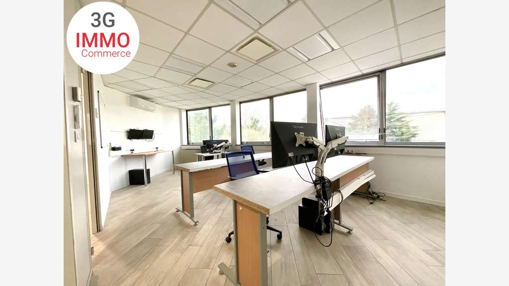 A louer bureaux 121m² R+1 à Miribel A46