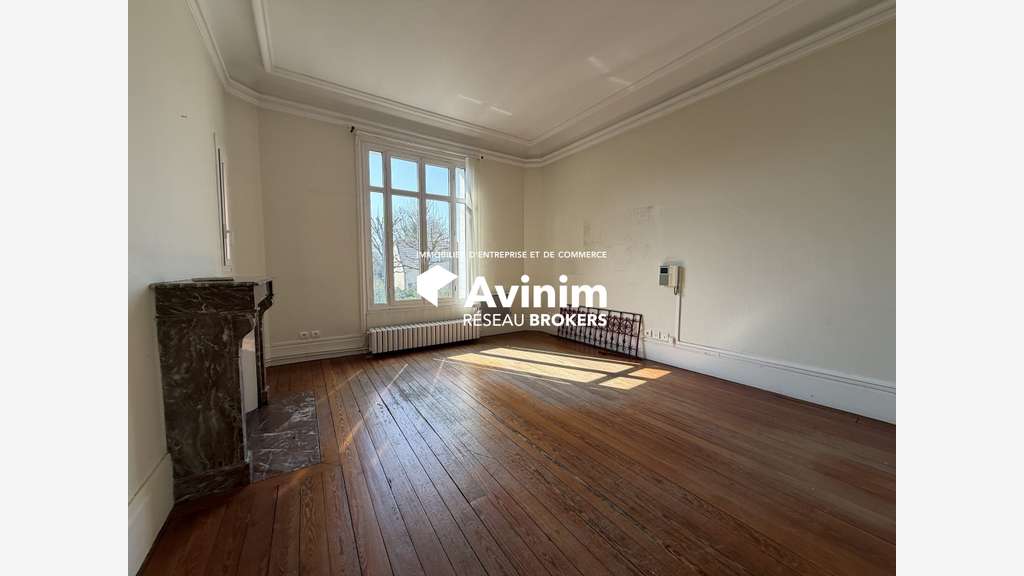 A louer manoir de prestige usage mixte Mitry-Mory