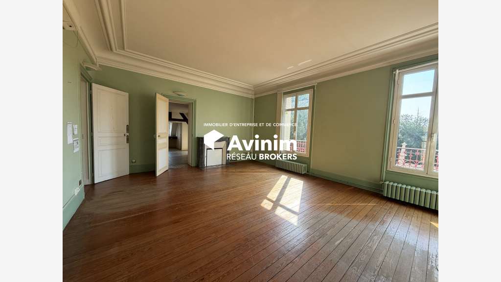 A louer manoir de prestige usage mixte Mitry-Mory