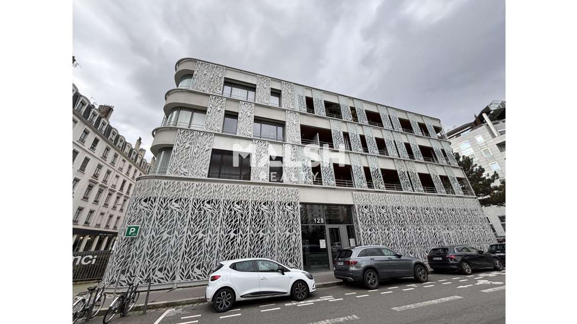 Bureaux modernes 235m² RDC à louer Lyon 6 