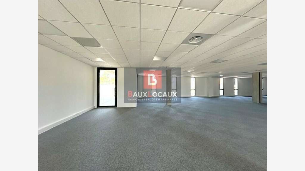 A louer bureaux 302m² à Monfavet zone d'Agroparc