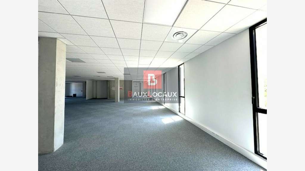 A louer bureaux 302m² à Monfavet zone d'Agroparc