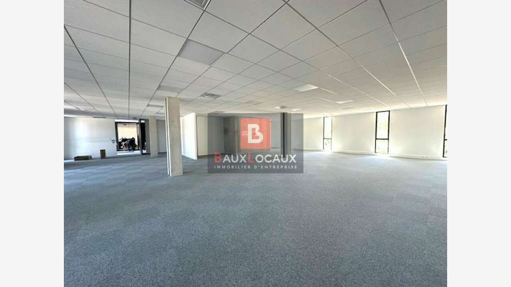 A louer bureaux 302m² à Monfavet zone d'Agroparc