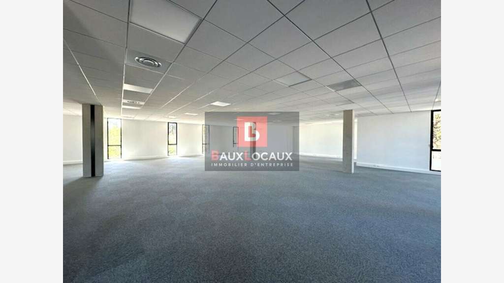 A louer bureaux 302m² à Monfavet zone d'Agroparc