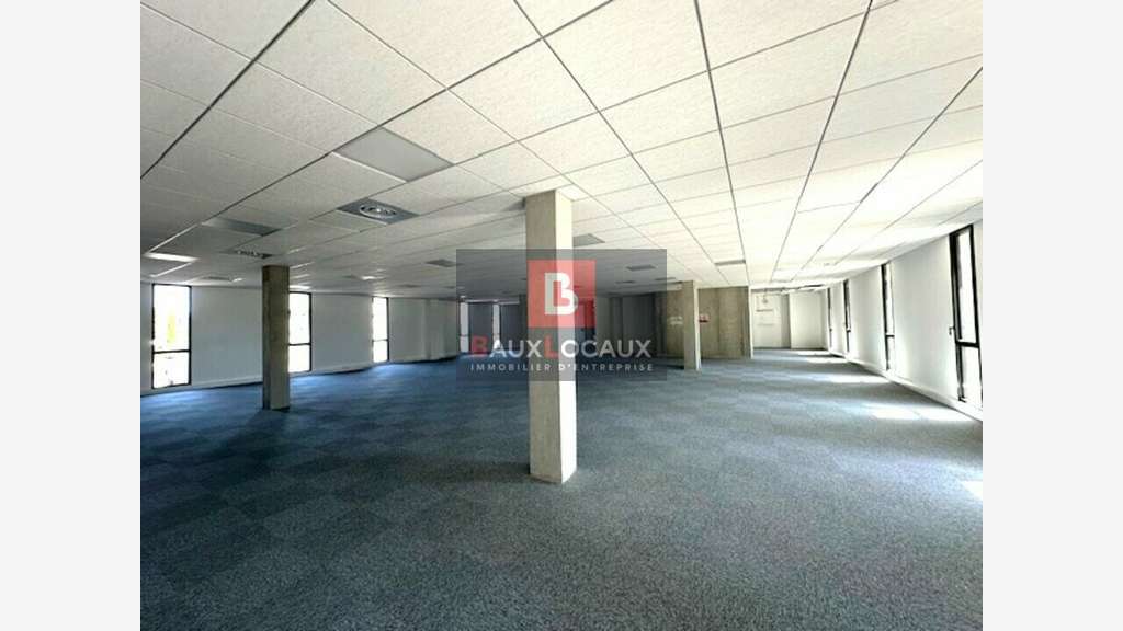 A louer bureaux 302m² à Monfavet zone d'Agroparc