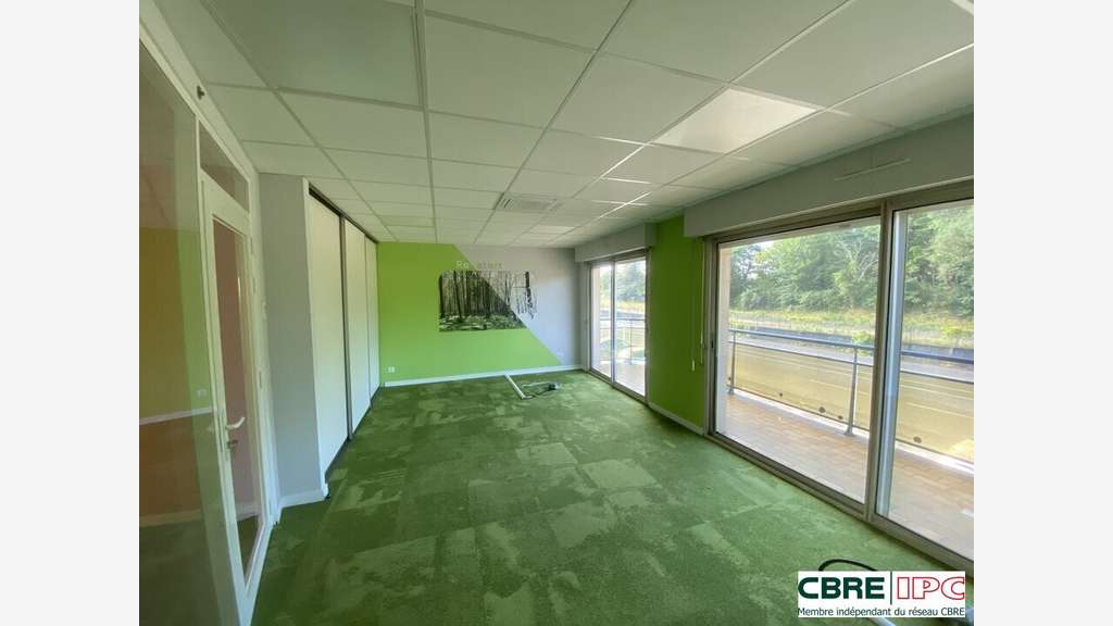 Location bureau rénové de 97m² à Mont de Marsan