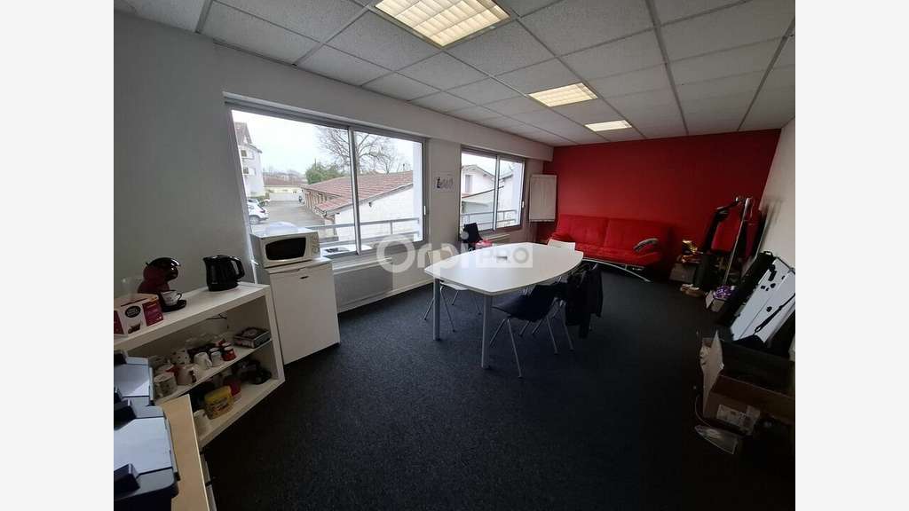 A louer local 100m² en RDC Mont-de-Marsan empl N°1