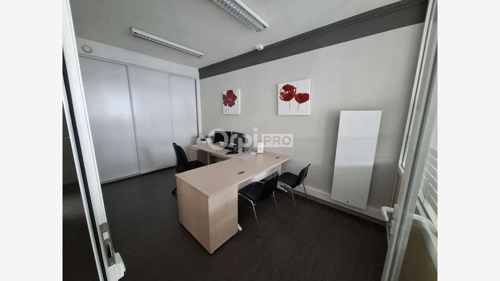Location local commercial 80m² RDC Mont-de-Marsan