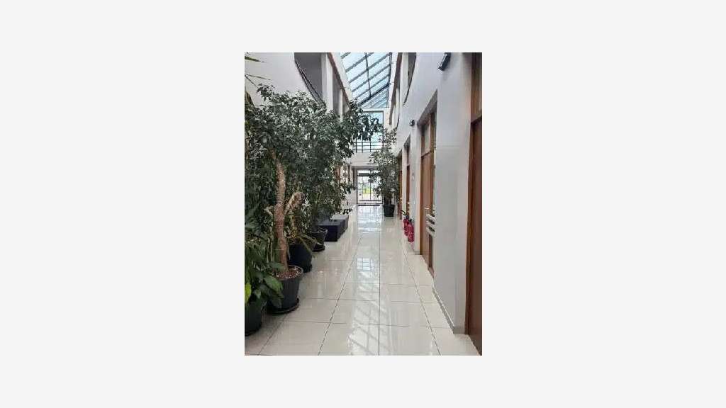 À louer bureaux 1711m² à Mont-Saint-Aignan 