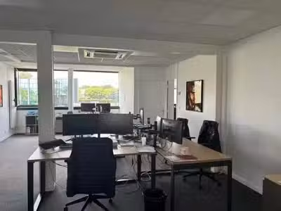 À louer bureaux 1711m² à Mont-Saint-Aignan 