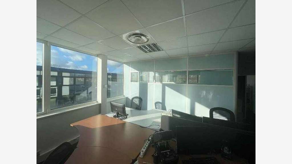 A louer bureaux de 119m² à Mont-Saint-Aignan (76)