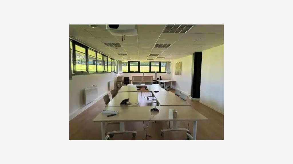 À louer – Bureaux de 847 m² à Mont-Saint-Aignan – 