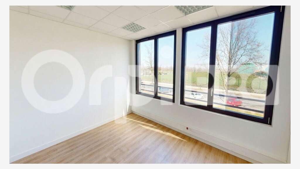 A louer bureaux de standing 93m² à Montanay
