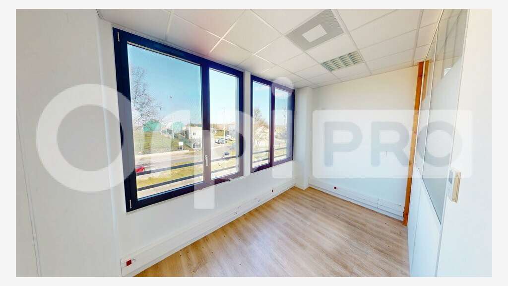 A louer bureaux de standing 93m² à Montanay
