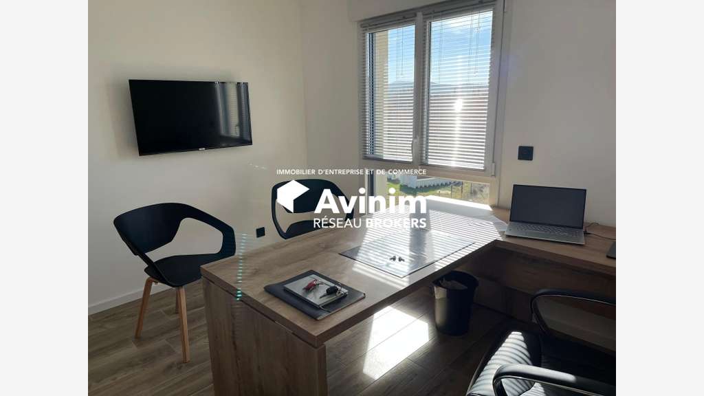 A louer bureau 16m² sur la RD562 à Montauroux