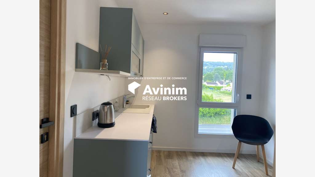 A louer bureau 16m² sur la RD562 à Montauroux