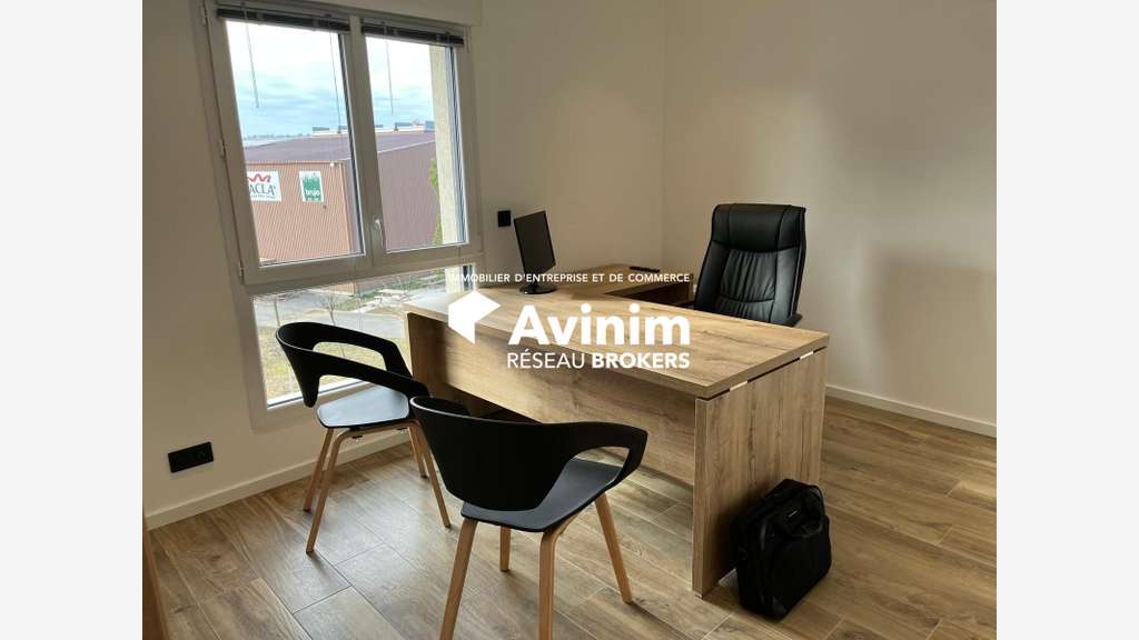 A louer bureau 16m² sur la RD562 à Montauroux