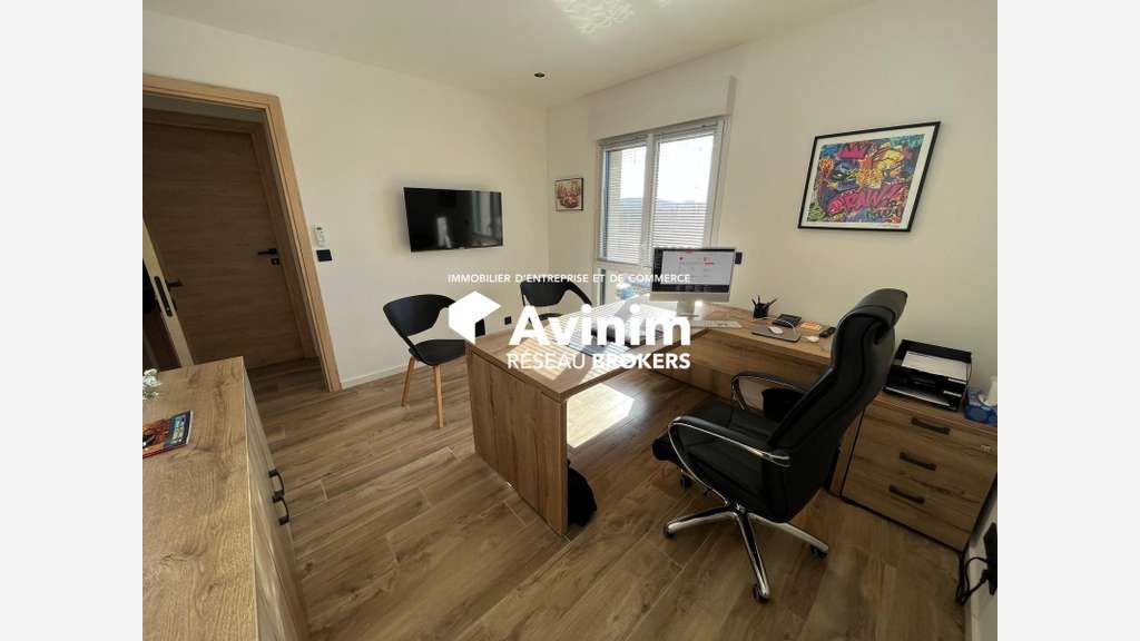 A louer bureau 16m² sur la RD562 à Montauroux