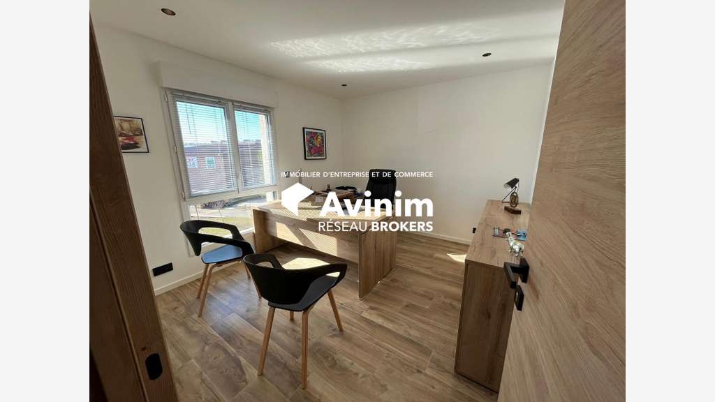 A louer bureau 16m² sur la RD562 à Montauroux