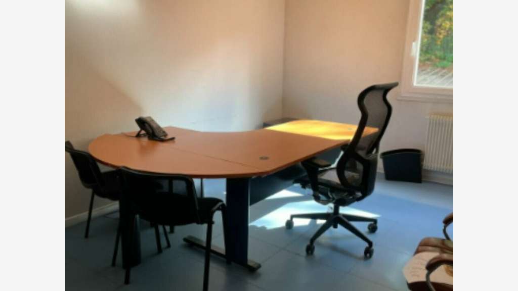 Bureaux fonctionnels 1000m² à louer à Montbéliard