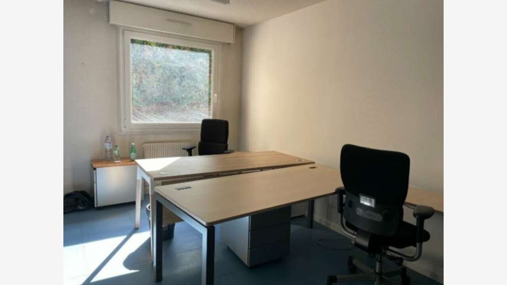 Bureaux fonctionnels 1000m² à louer à Montbéliard