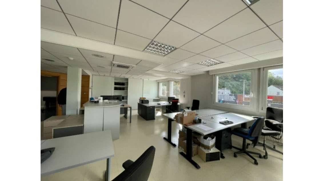 Bureaux fonctionnels 1000m² à louer à Montbéliard