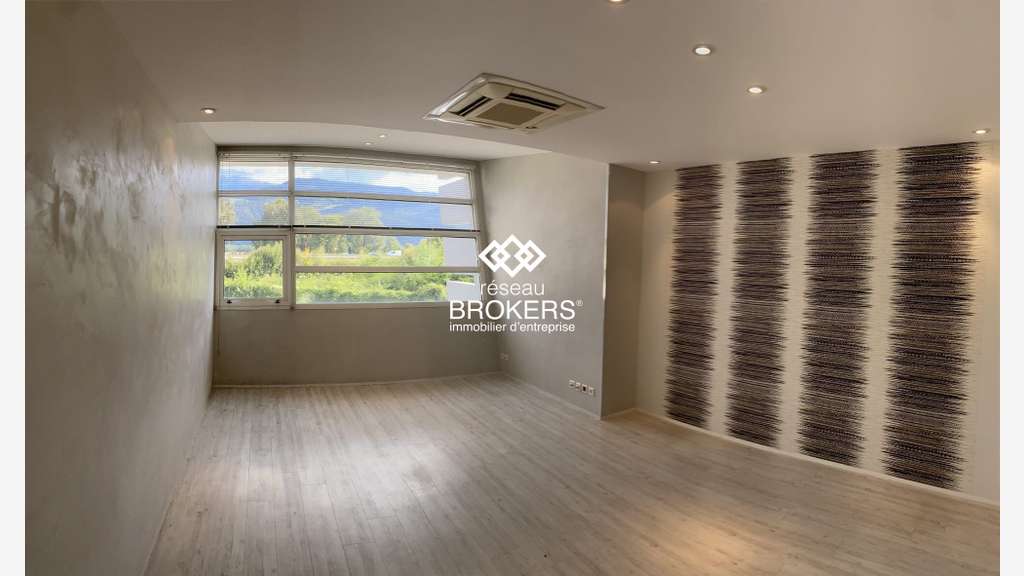 A louer bureaux 273m² à Montbonnot Inovallée