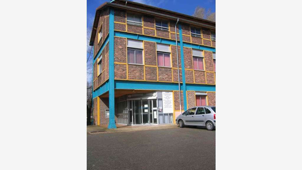 A louer bureaux en pépinière à Montceau-les-Mines
